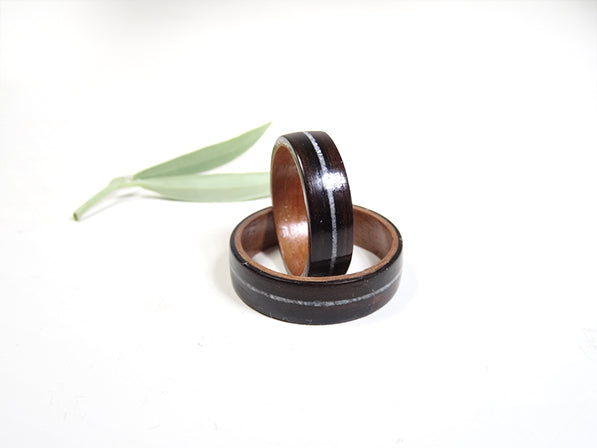 Ensemble bagues de mariage en bois d'ébène avec incrustation de nacre
