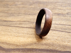 Anneau en bois précieux de ziricote