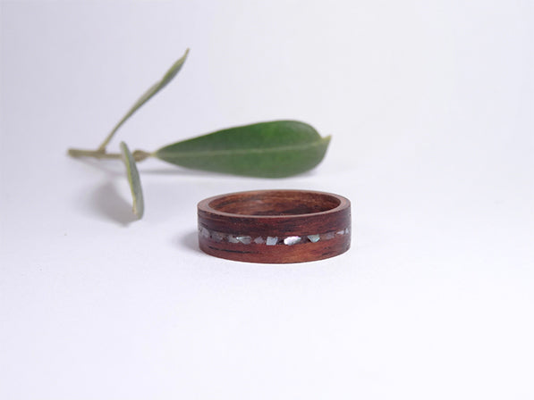 Bague de mariage en bois
